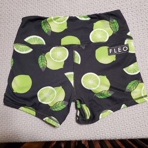 Fleo size small